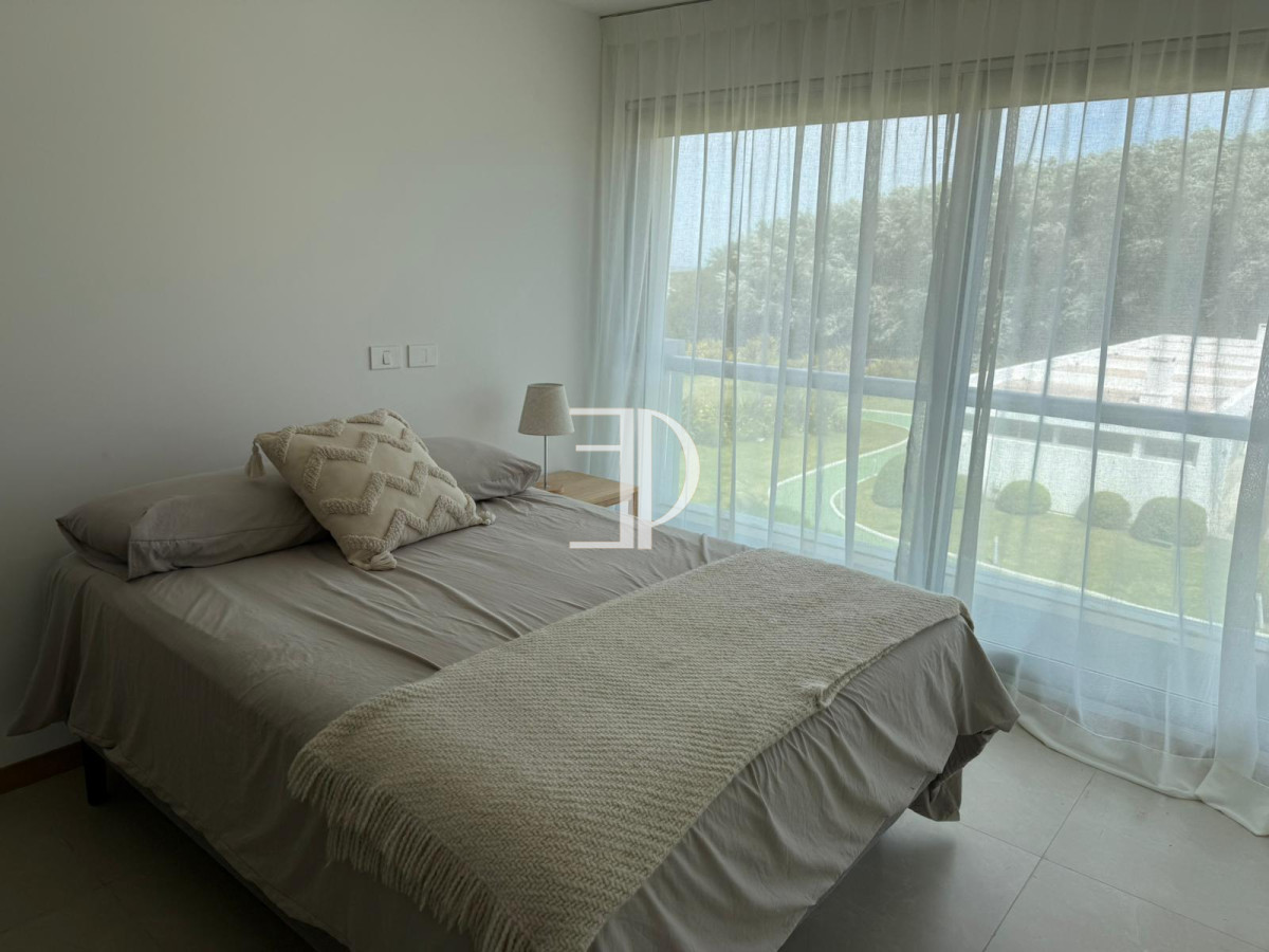 Apartamento ID.1336 - Alquiler apartamento primera linea playa brava