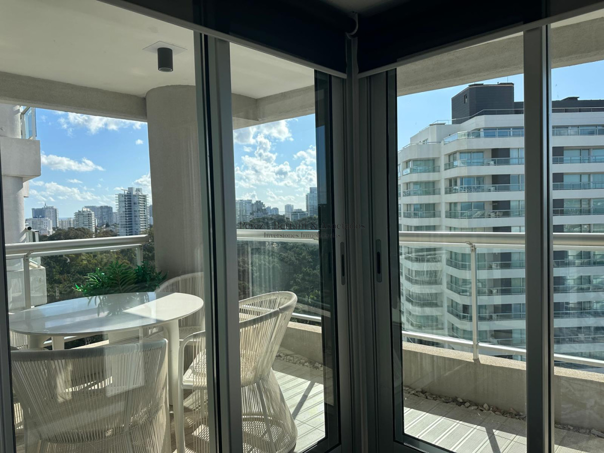 Apartamento ID.917 - Venta y Alquiler temporario hermoso apartamento a 50 mas de playa Brava
