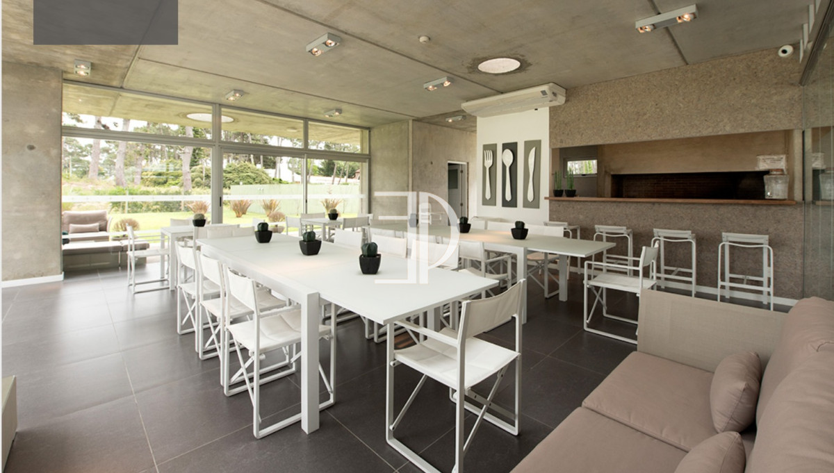 Apartamento ID.502 - Venta Apartamento  1 dormitorio torre categoria Av rRoosevelt