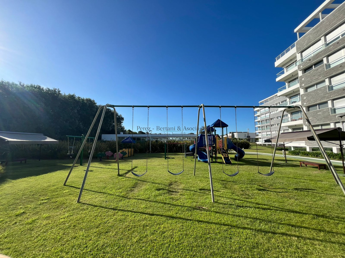 Apartamento ID.169 - Venta Apartamento 3 dormitorios y servicio Primera linea Playa Brava Complejo con amenities y espacio verde