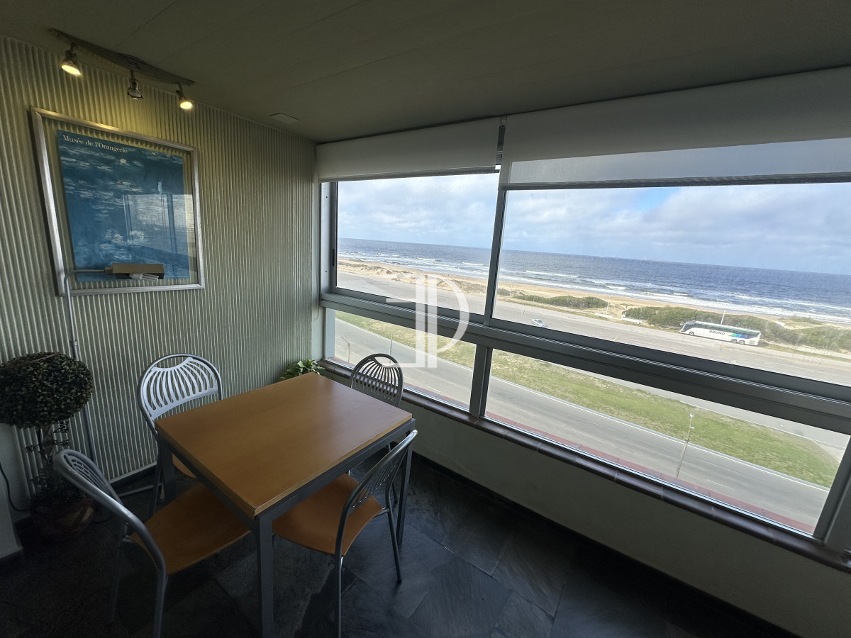 Apartamento ID.1264 - Venta de apartamento en primera linea dos dormitorios y dos baños en torre de categoría con la mejor vista.