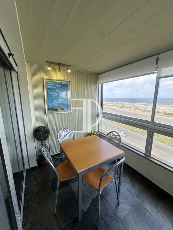 Apartamento ID.1264 - Venta de apartamento en primera linea dos dormitorios y dos baños en torre de categoría con la mejor vista.