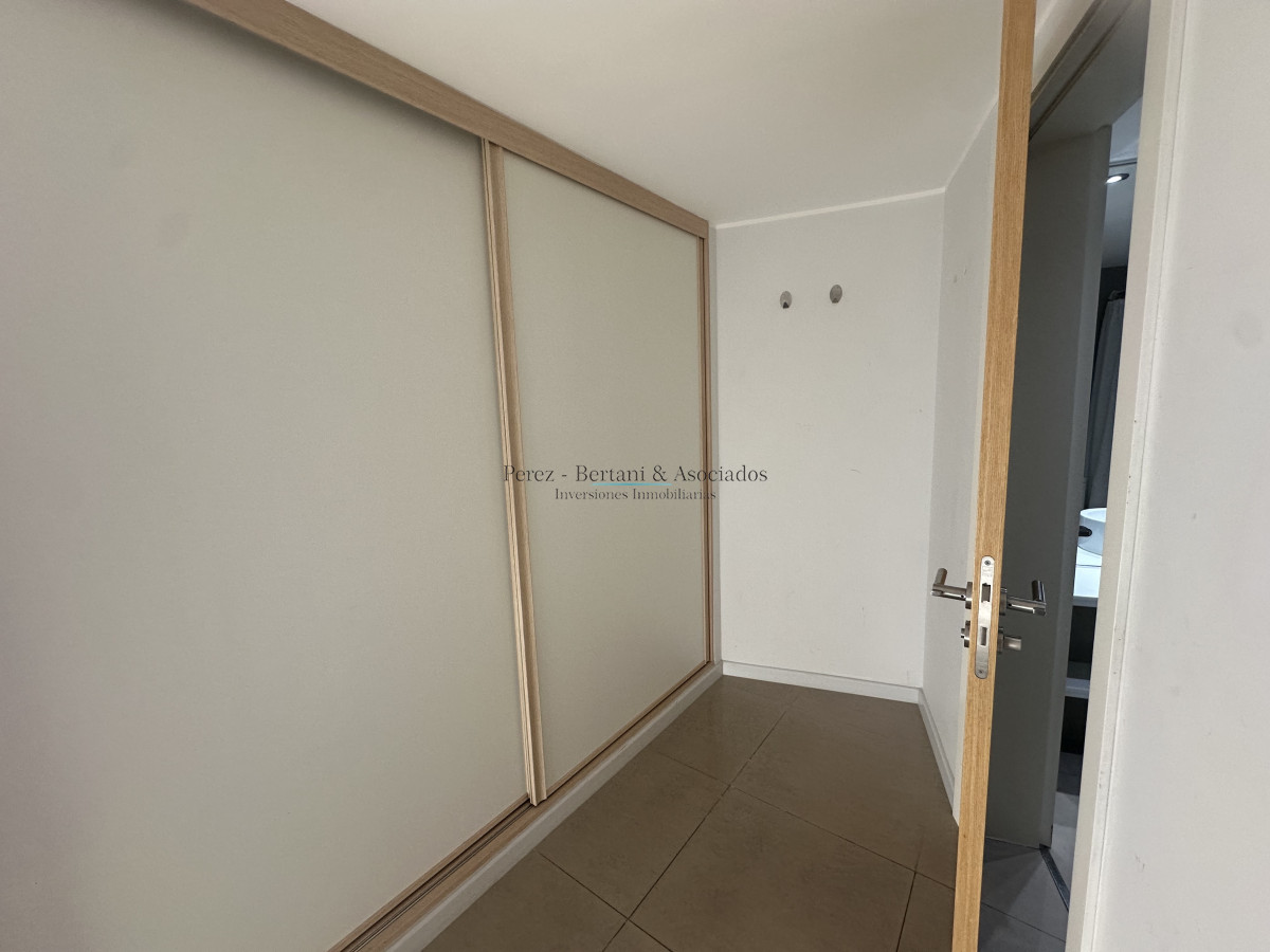 Apartamento ID.1386 - Venta y Alquiler Temporario de apartamento en la mejor ubicación en Punta del Este