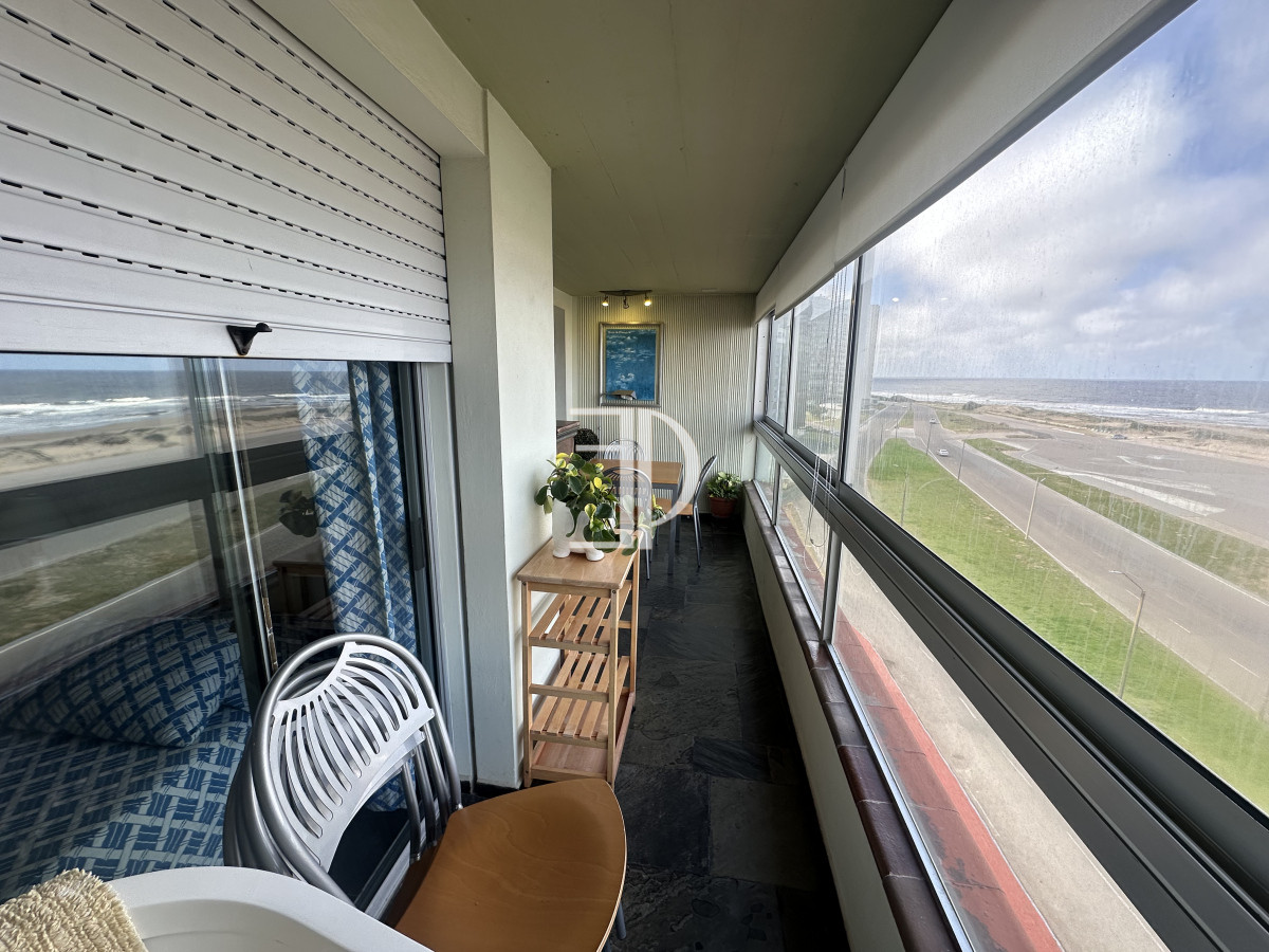 Apartamento ID.1264 - Venta de apartamento en primera linea dos dormitorios y dos baños en torre de categoría con la mejor vista.