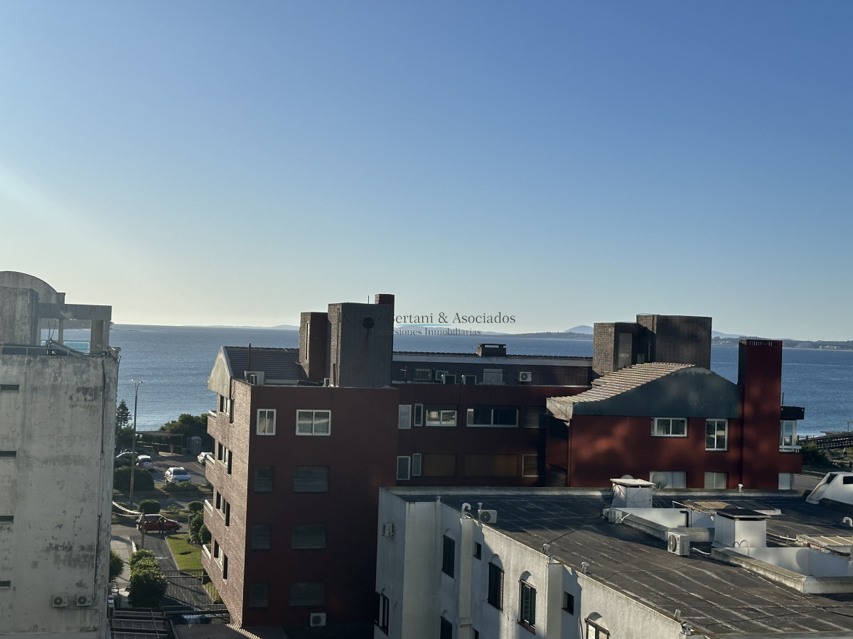 Apartamento ID.1386 - Venta y Alquiler Temporario de apartamento en la mejor ubicación en Punta del Este