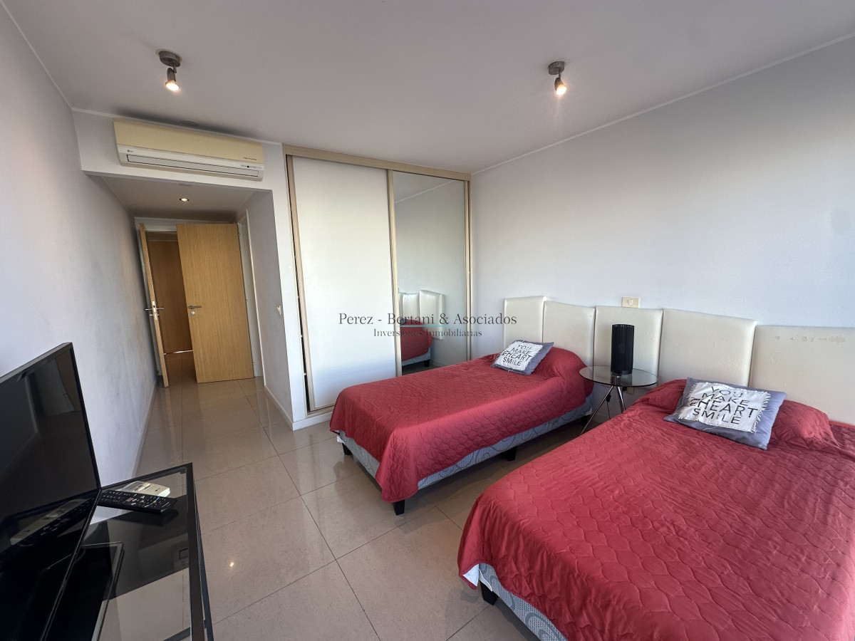 Apartamento ID.1386 - Venta y Alquiler Temporario de apartamento en la mejor ubicación en Punta del Este