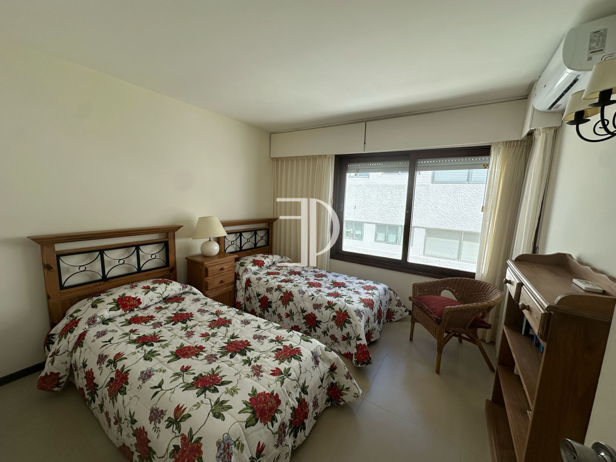 Apartamento ID.1181 - Venta Apartamento  3 dm zona Peninsula