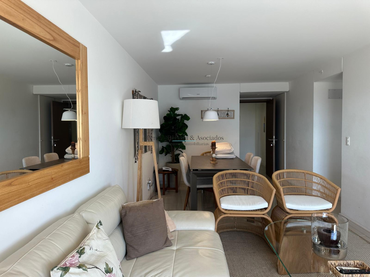 Apartamento ID.917 - Venta y Alquiler temporario hermoso apartamento a 50 mas de playa Brava