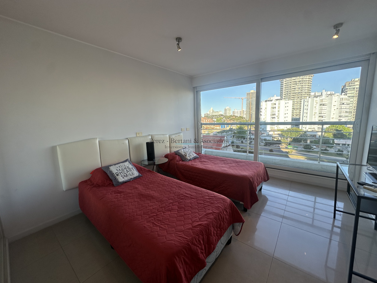 Apartamento ID.1386 - Venta y Alquiler Temporario de apartamento en la mejor ubicación en Punta del Este