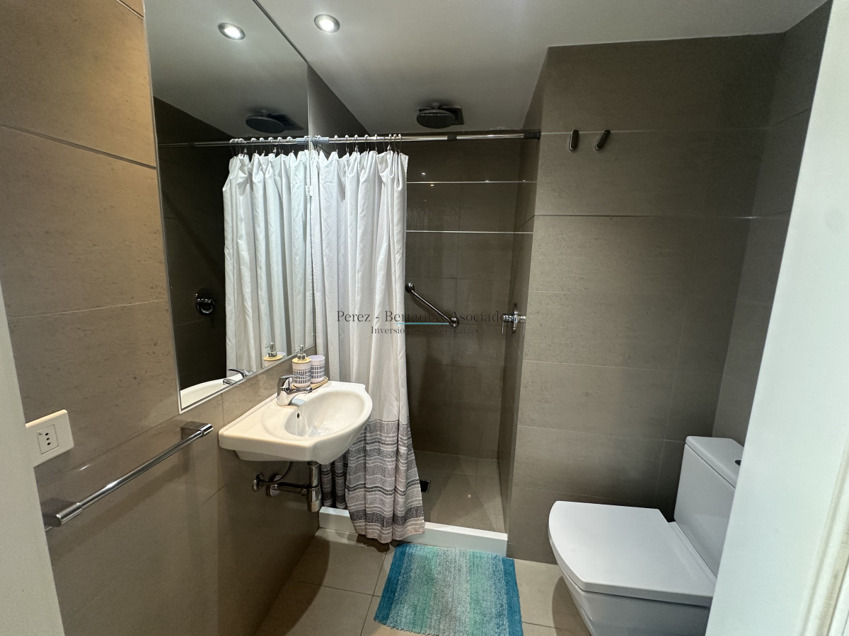 Apartamento ID.1386 - Venta y Alquiler Temporario de apartamento en la mejor ubicación en Punta del Este