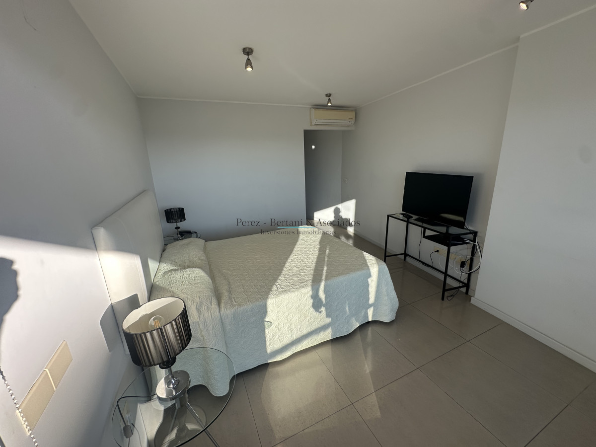 Apartamento ID.1386 - Venta y Alquiler Temporario de apartamento en la mejor ubicación en Punta del Este