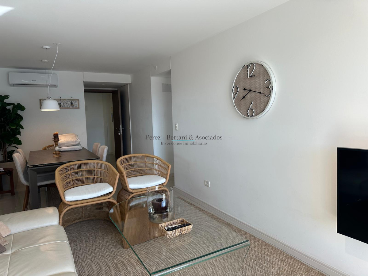 Apartamento ID.917 - Venta y Alquiler temporario hermoso apartamento a 50 mas de playa Brava
