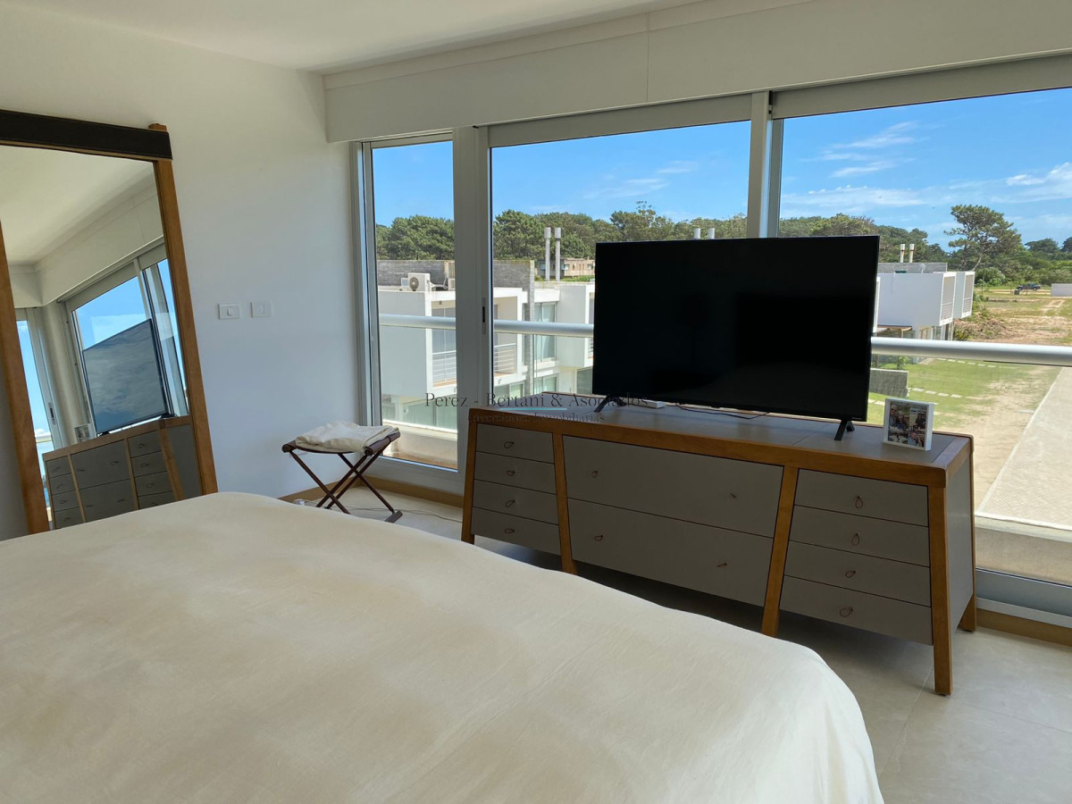 Apartamento ID.824 - Venta y Alquiler Apartamento 3 dormitorios Torre con amenities Playa Brava