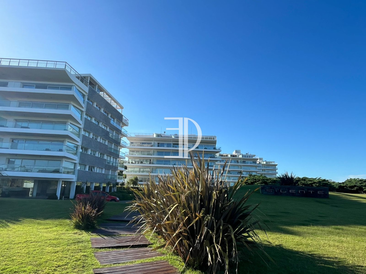 Apartamento ID.1336 - Alquiler apartamento primera linea playa brava