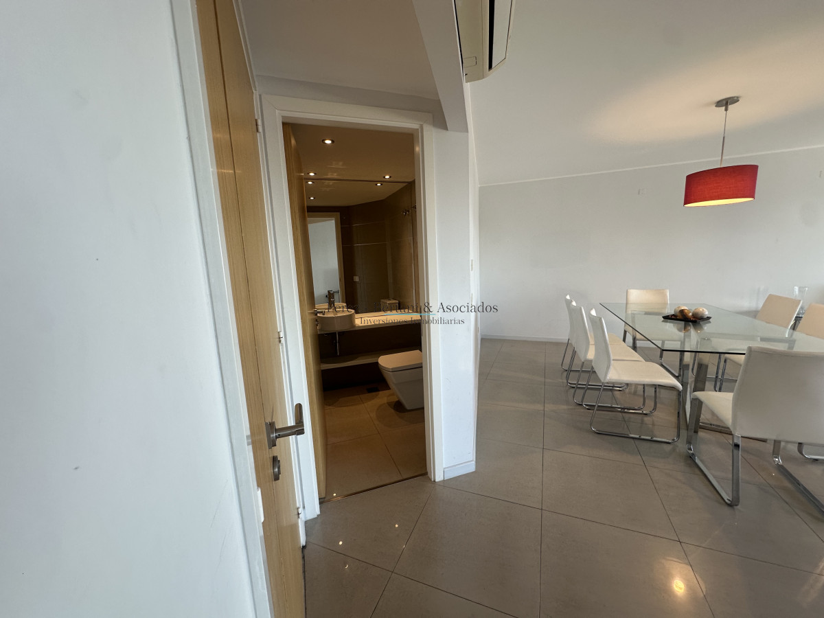 Apartamento ID.1386 - Venta y Alquiler Temporario de apartamento en la mejor ubicación en Punta del Este