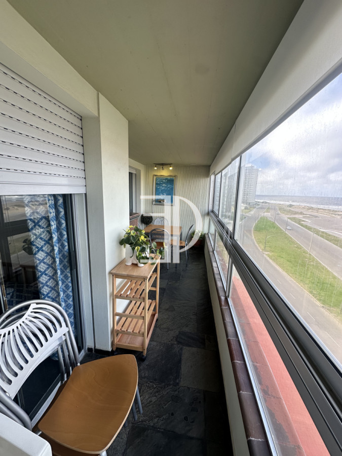 Apartamento ID.1264 - Venta de apartamento en primera linea dos dormitorios y dos baños en torre de categoría con la mejor vista.