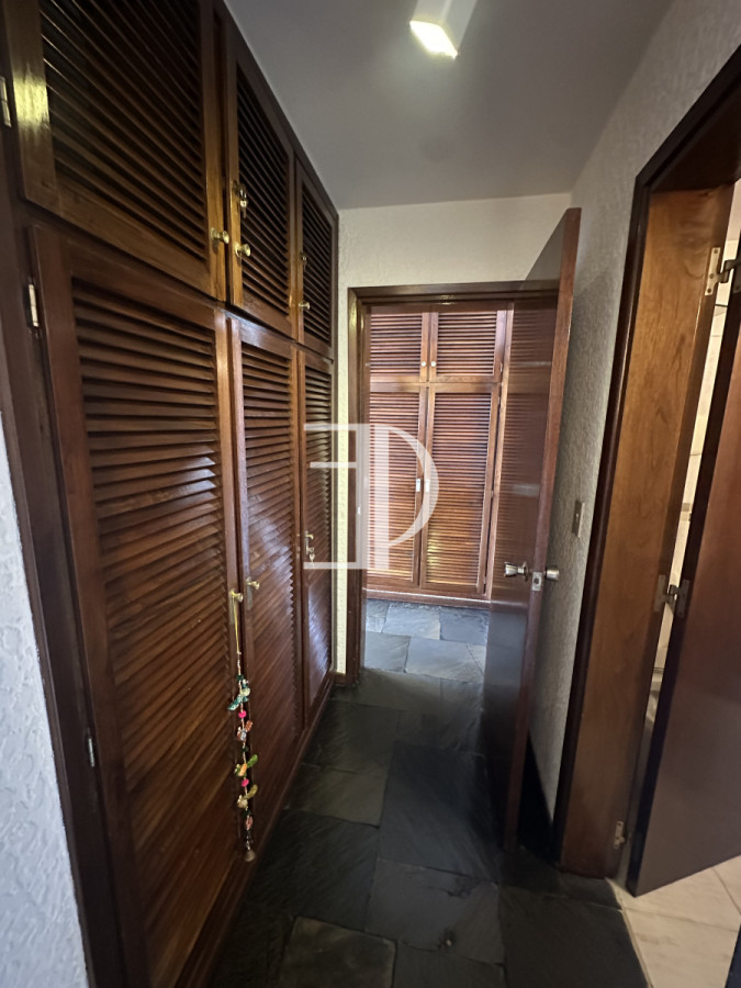 Apartamento ID.1264 - Venta de apartamento en primera linea dos dormitorios y dos baños en torre de categoría con la mejor vista.