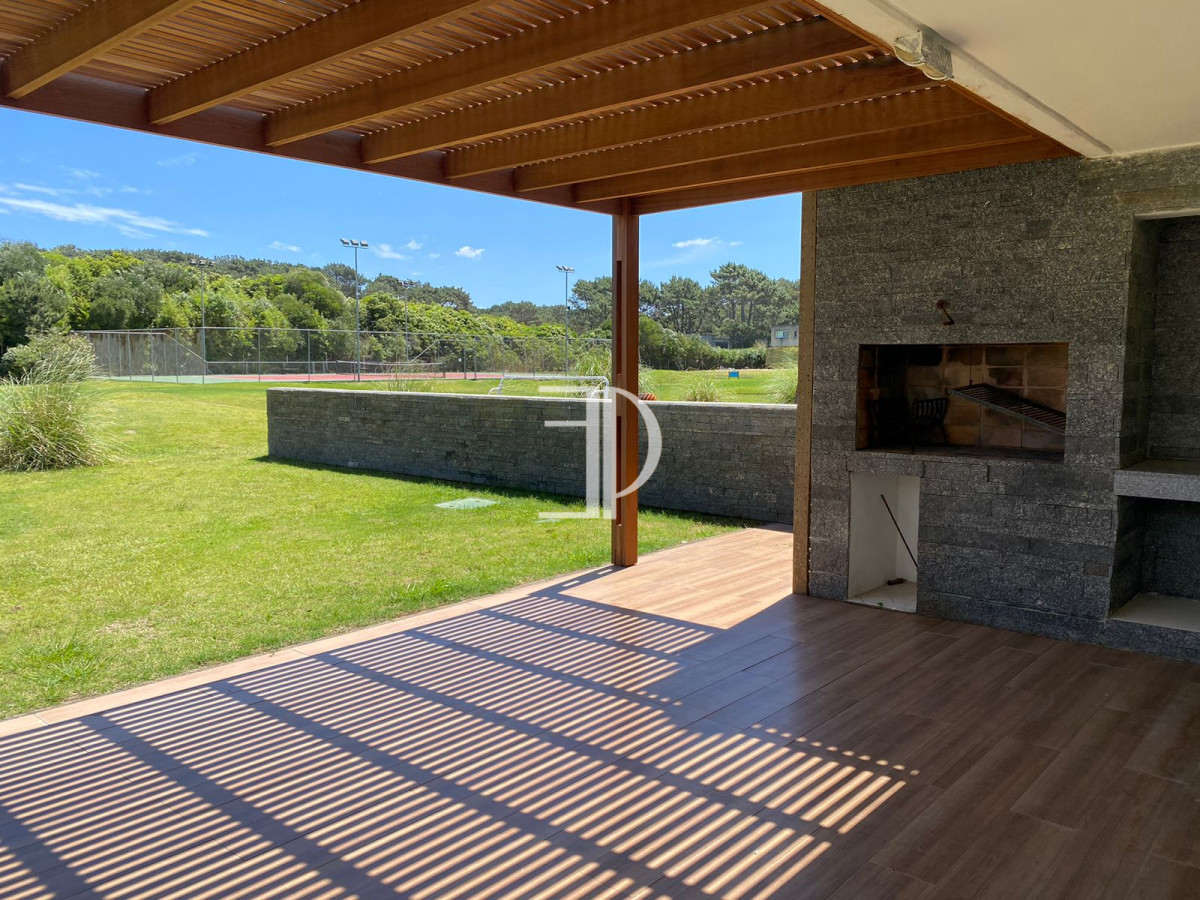 Casa ID.962 - Alquiler casa en complejo silente 3 dormitorio  Playa brava