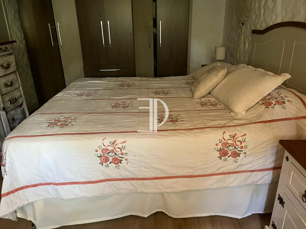 Casa ID.954 - Venta y alquiler casa 4 dormitorios Zona Pinares