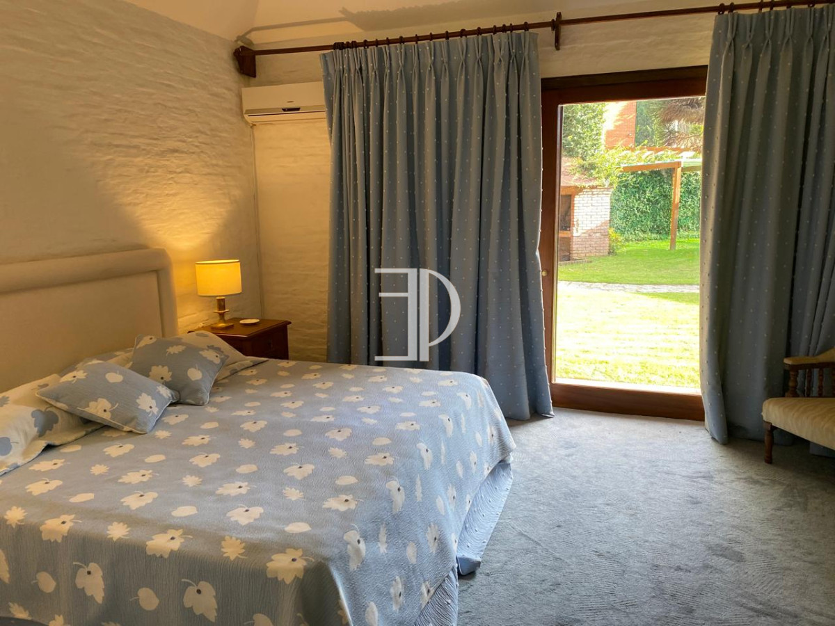 Casa ID.615 - Venta casa 8 Dormitorios Barrio San Rafael