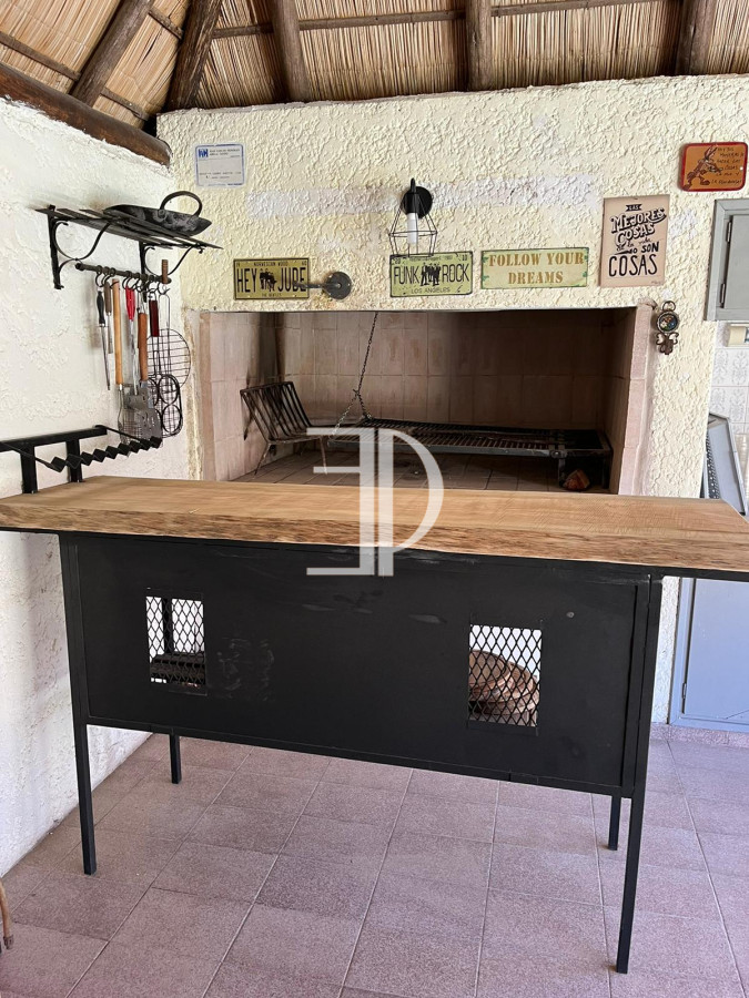 Casa ID.954 - Venta y alquiler casa 4 dormitorios Zona Pinares