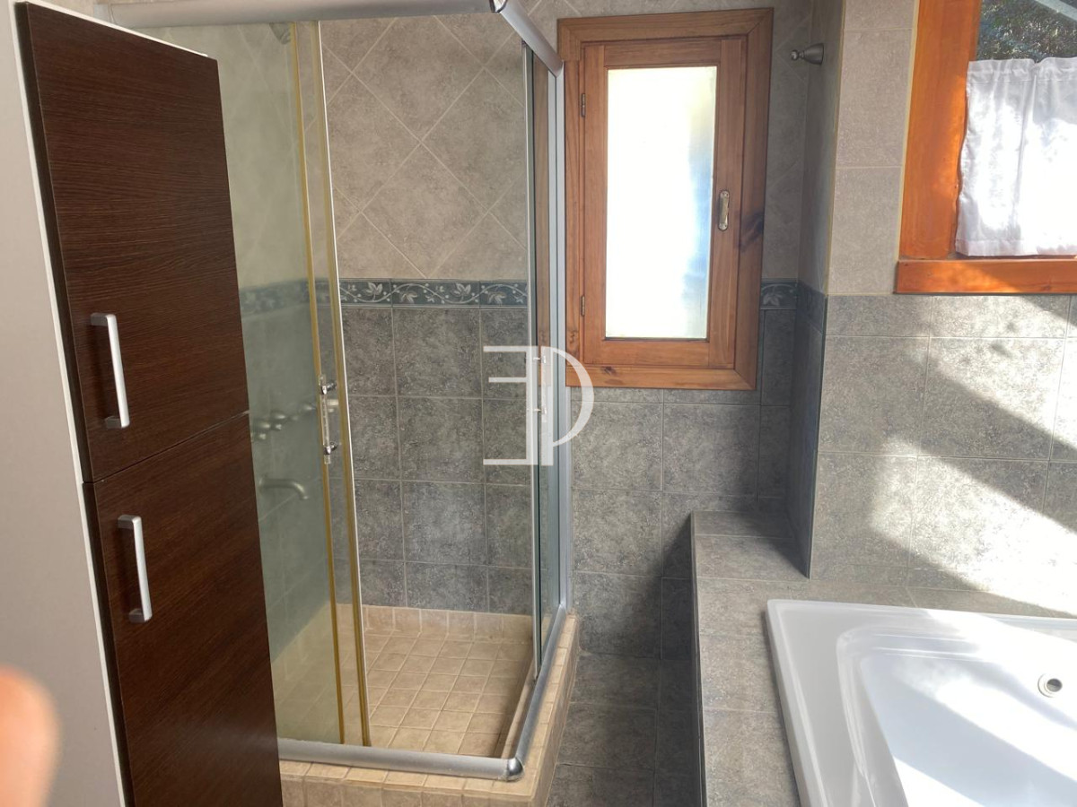 Casa ID.906 - Venta Casa 3 Dormitorios Villa La Angostura
