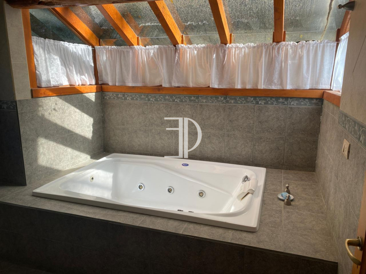 Casa ID.906 - Venta Casa 3 Dormitorios Villa La Angostura