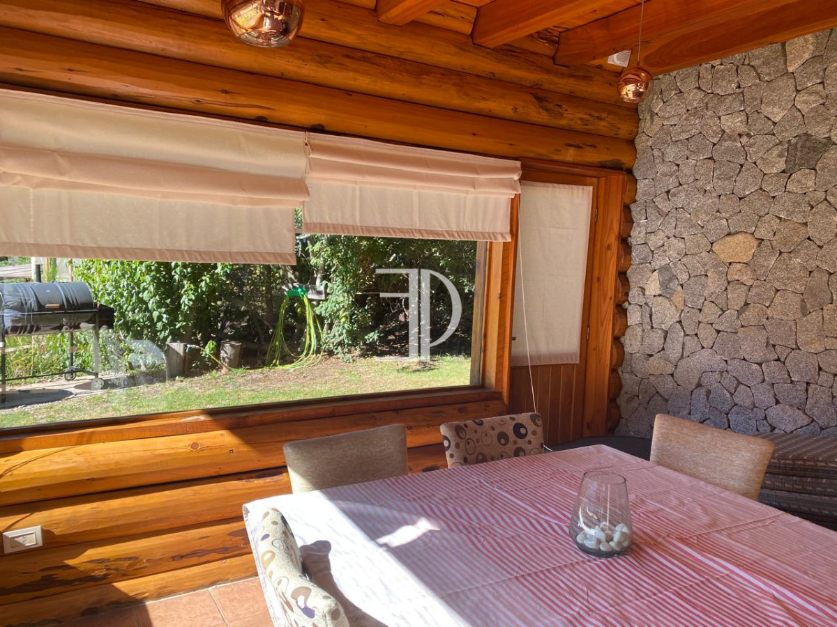 Casa ID.906 - Venta Casa 3 Dormitorios Villa La Angostura