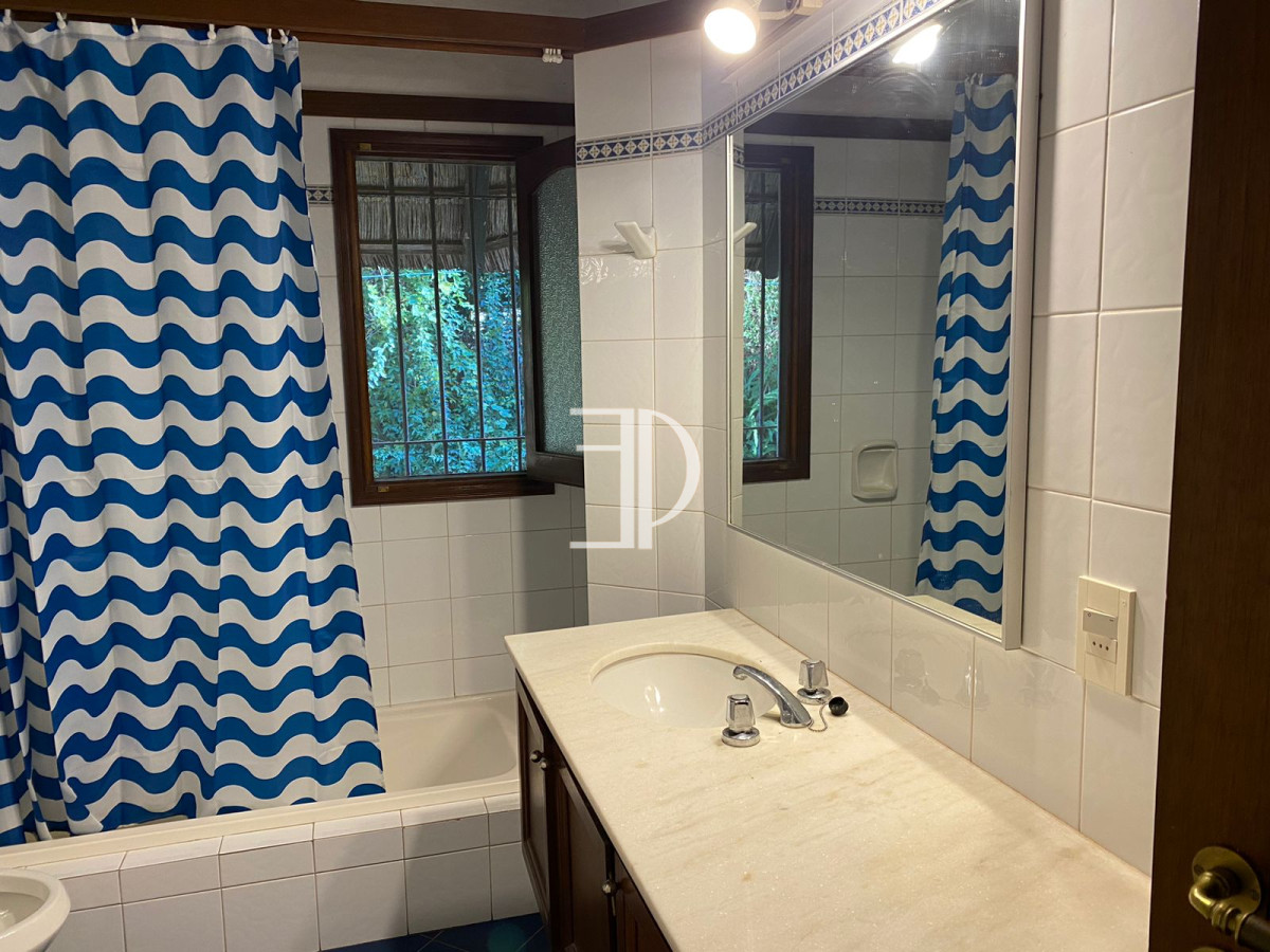 Casa ID.615 - Venta casa 8 Dormitorios Barrio San Rafael