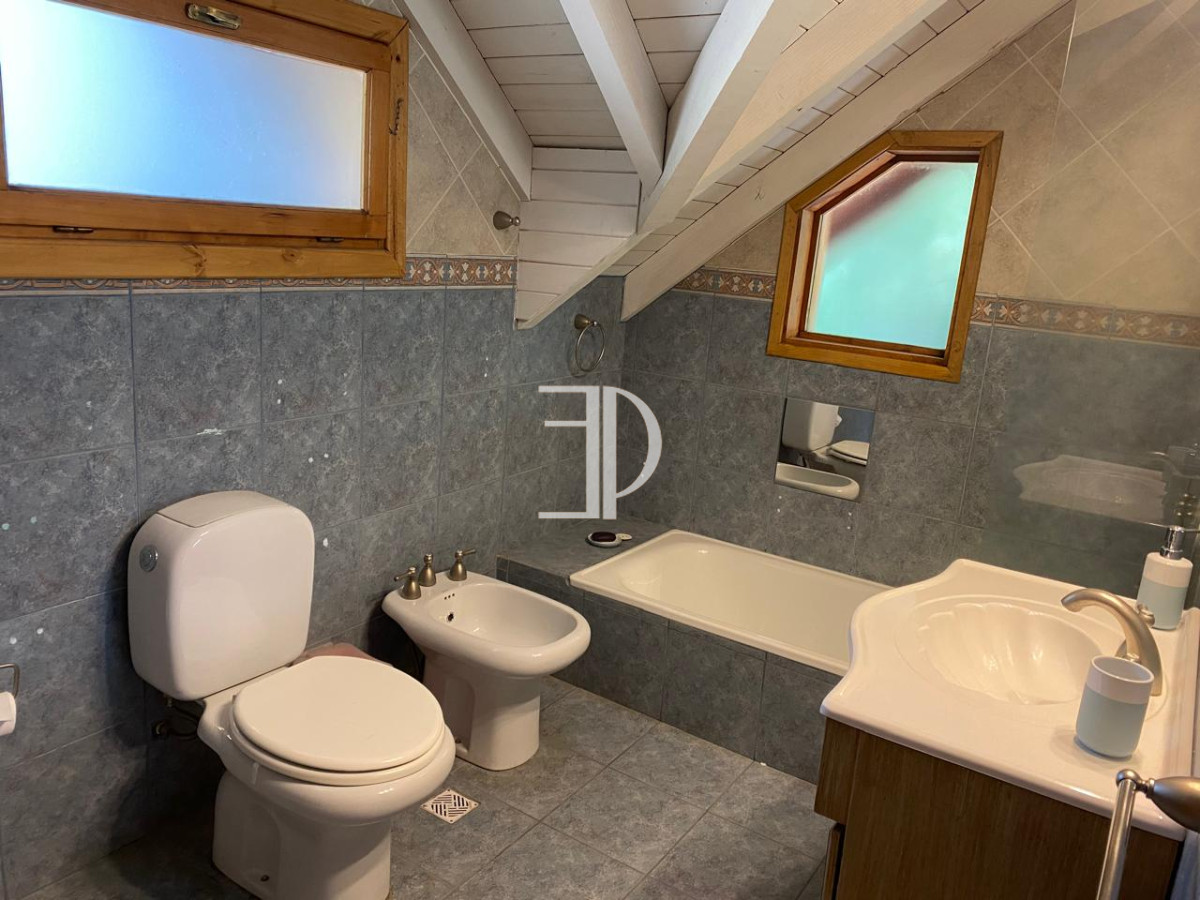 Casa ID.906 - Venta Casa 3 Dormitorios Villa La Angostura