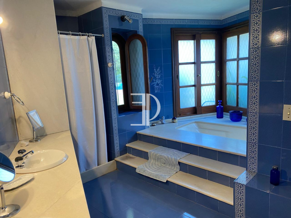 Casa ID.615 - Venta casa 8 Dormitorios Barrio San Rafael