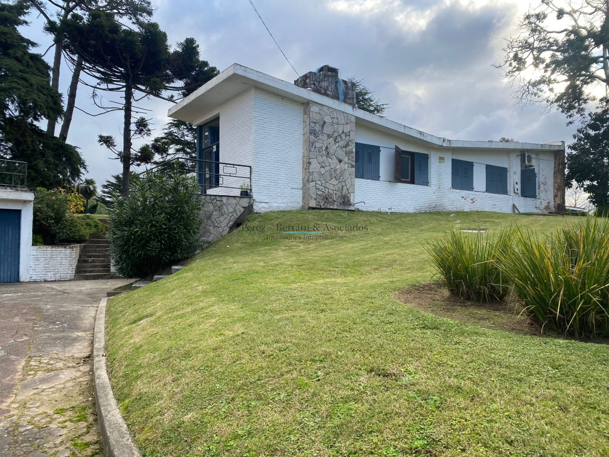 Casa ID.614 - Venta casa 4 dormitorios