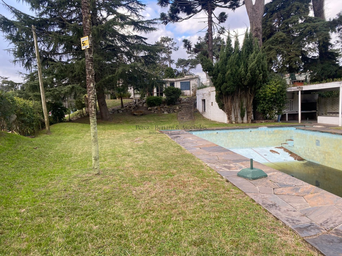 Casa ID.614 - Venta casa 4 dormitorios