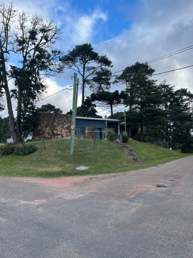 Casa ID.614 - Venta casa 4 dormitorios