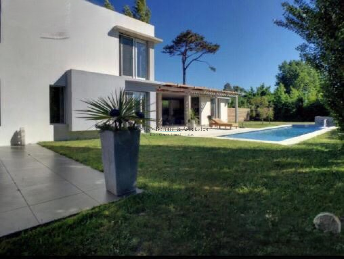 Casa ID.388 - Venta casa Barrio Cerrado La Residence