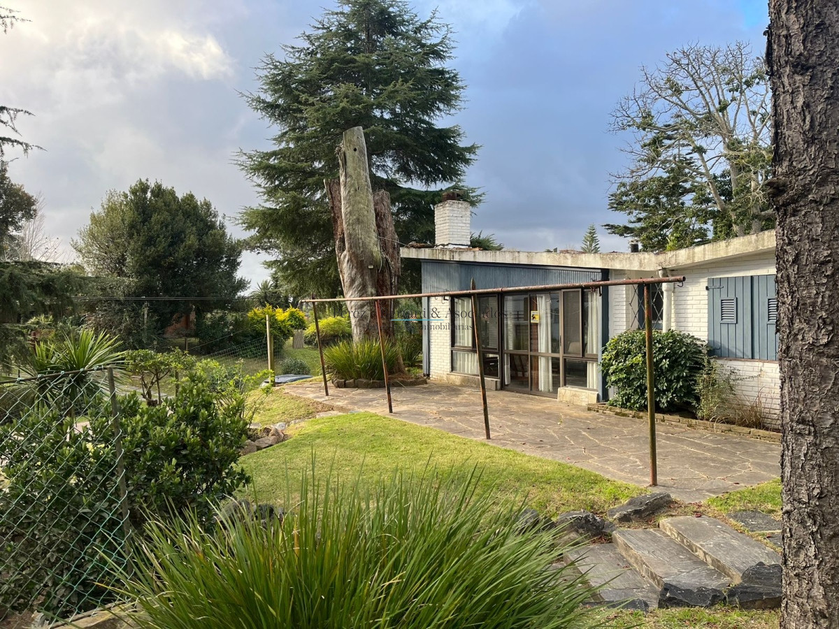 Casa ID.614 - Venta casa 4 dormitorios