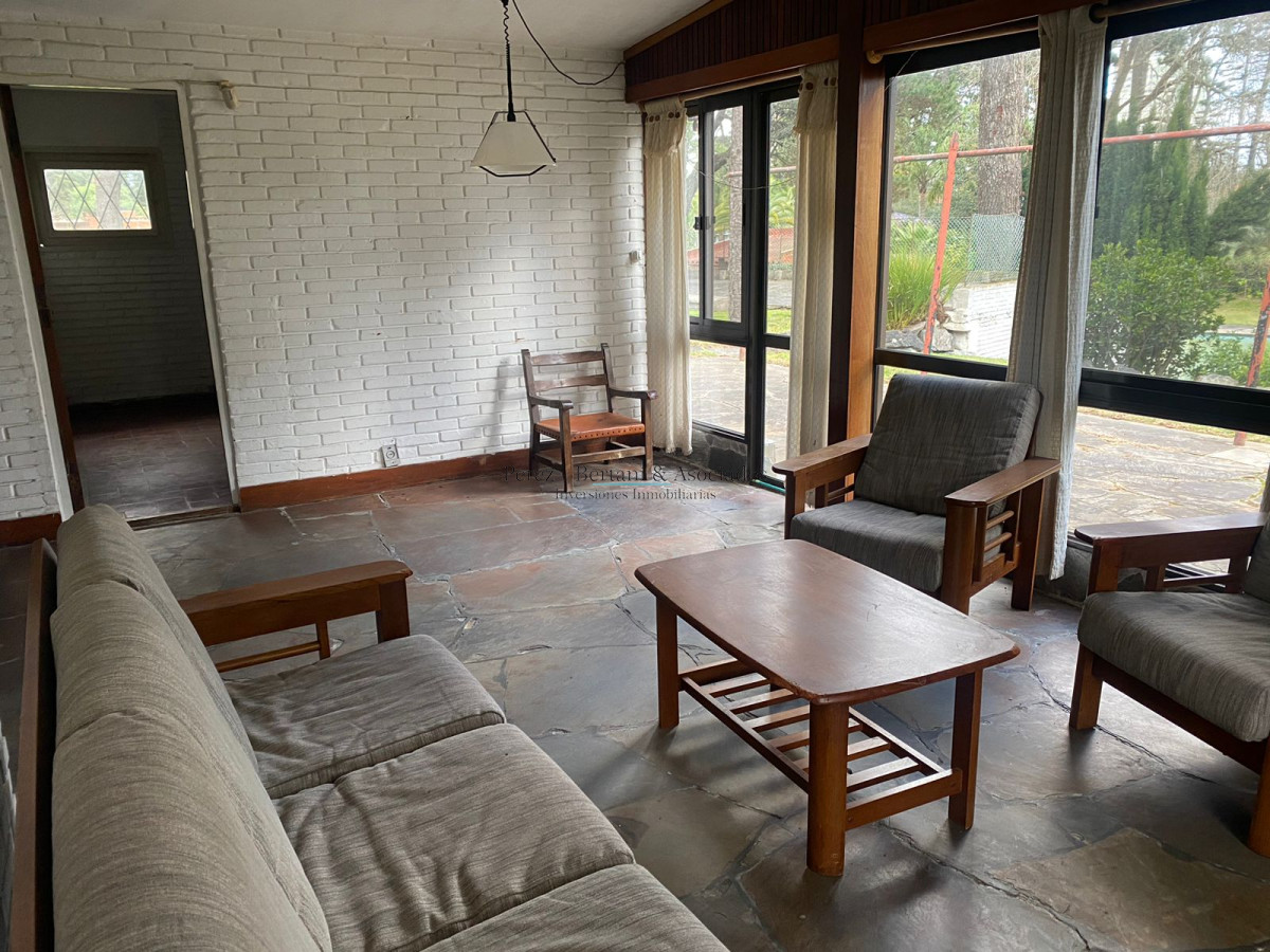 Casa ID.614 - Venta casa 4 dormitorios