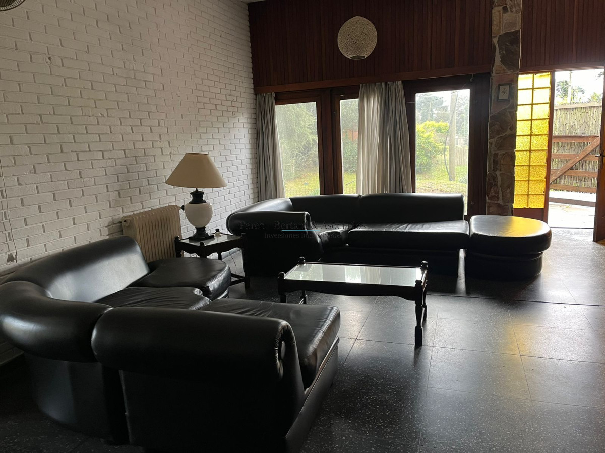 Casa ID.614 - Venta casa 4 dormitorios