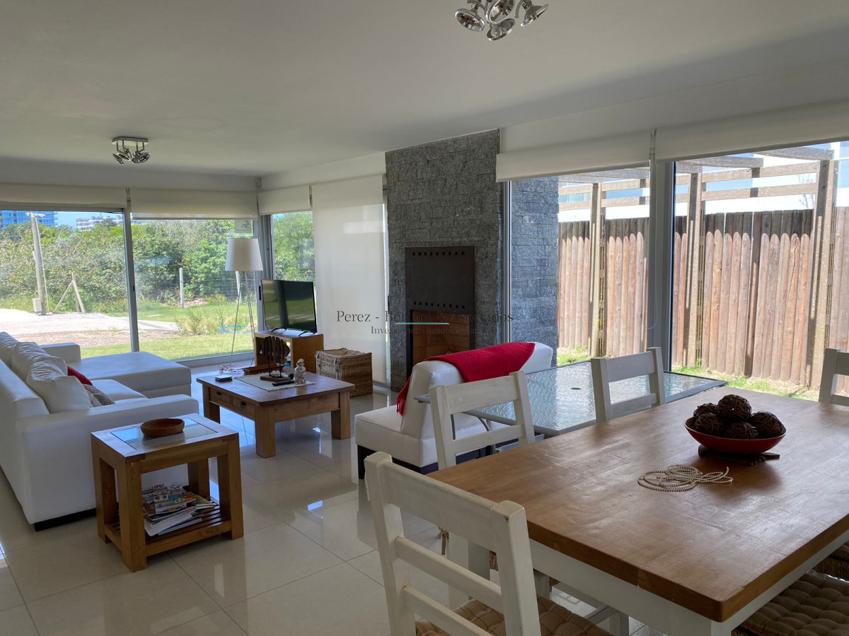 Casa ID.962 - Alquiler casa en complejo silente 3 dormitorio  Playa brava