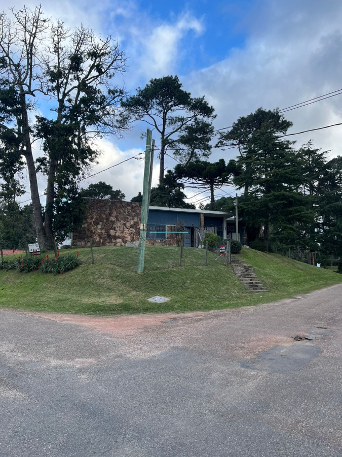 Casa ID.614 - Venta casa 4 dormitorios