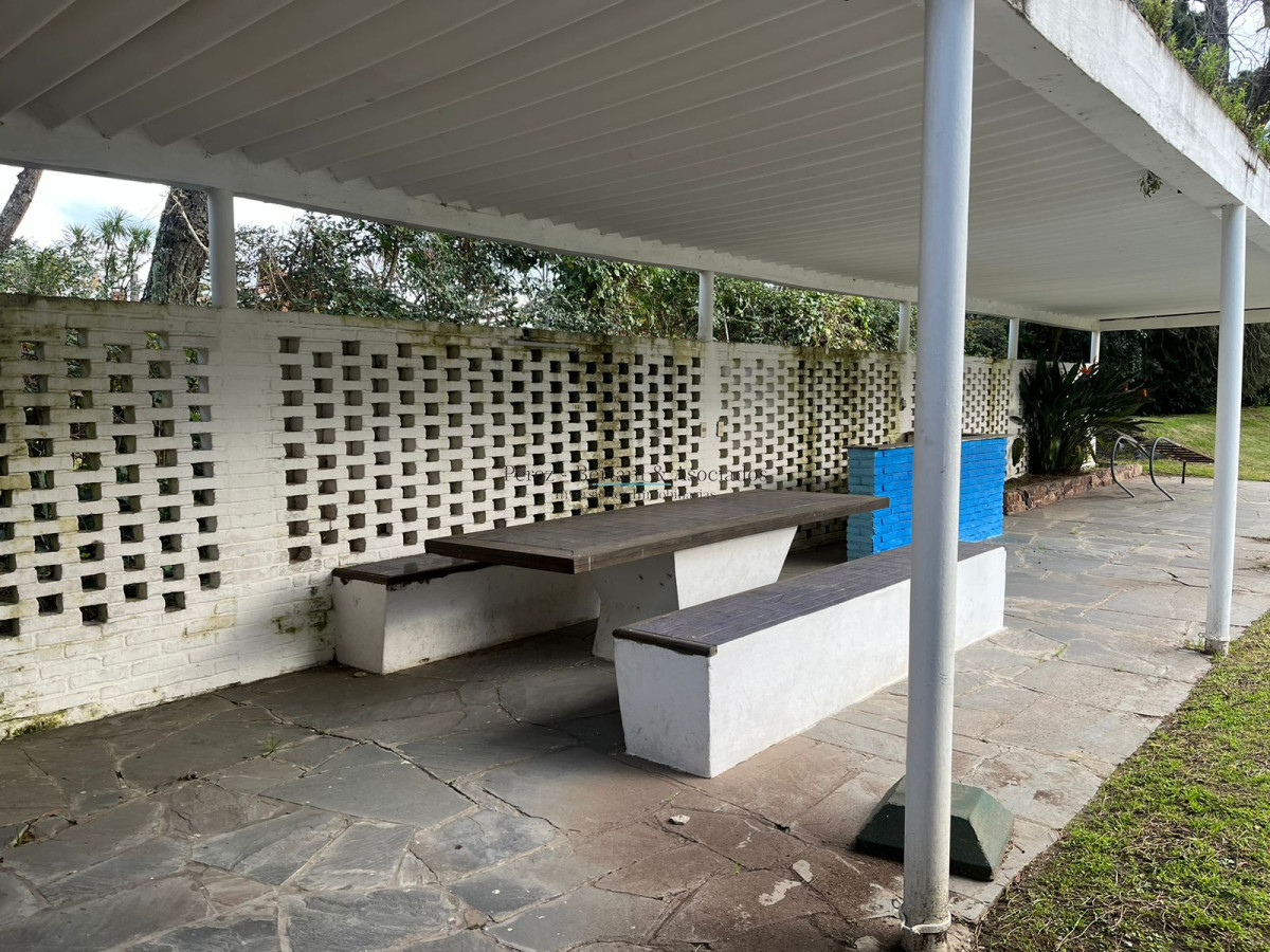 Casa ID.614 - Venta casa 4 dormitorios