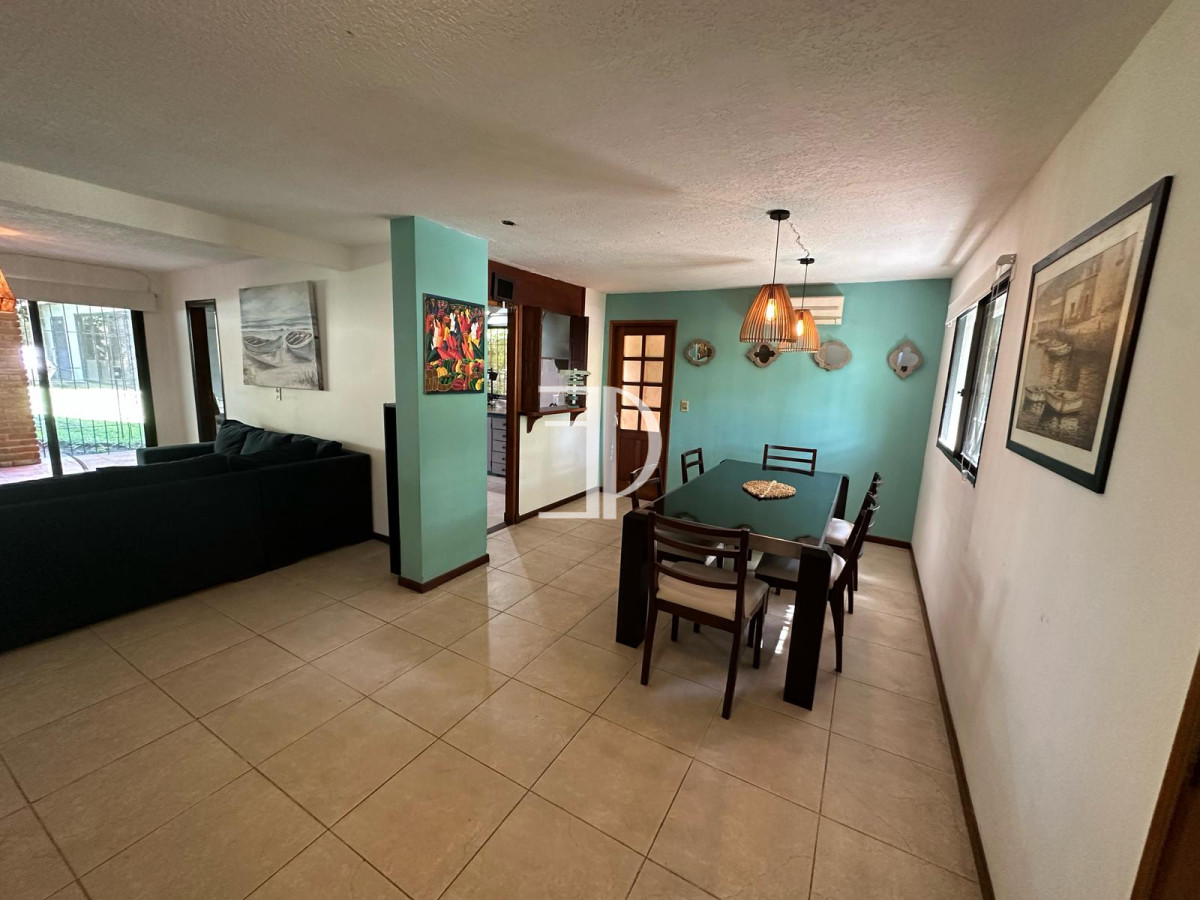 Casa ID.1179 - Venta casa 3 dormitorios Jardines de Cordoba