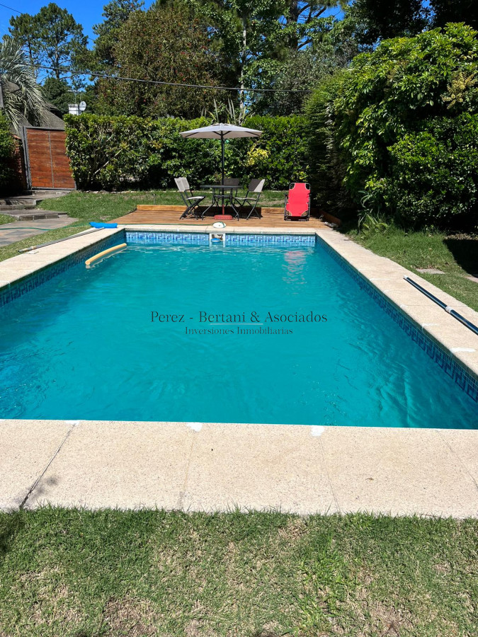 Casa ID.954 - Venta y alquiler casa 4 dormitorios Zona Pinares