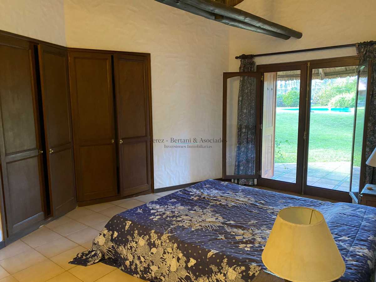 Casa ID.615 - Venta casa 8 Dormitorios Barrio San Rafael