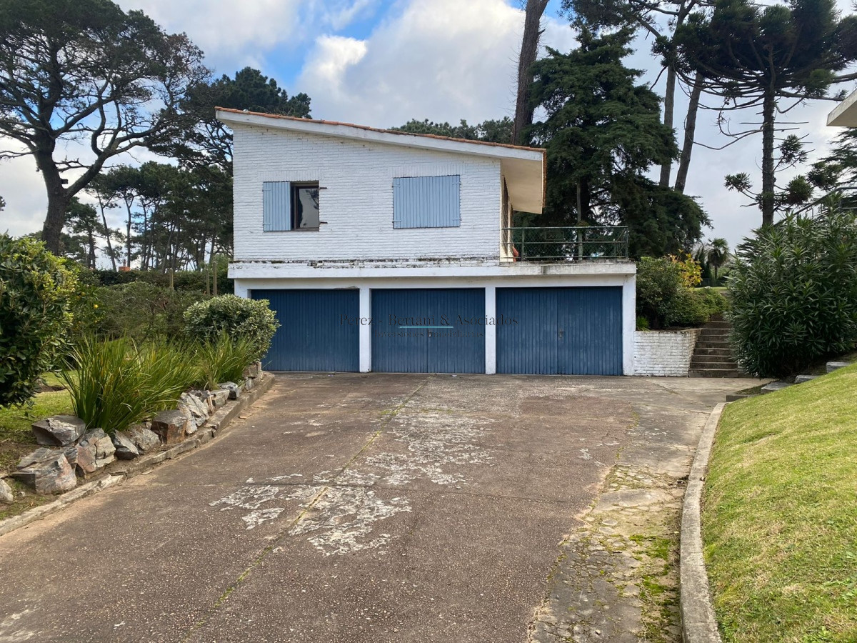 Casa ID.614 - Venta casa 4 dormitorios