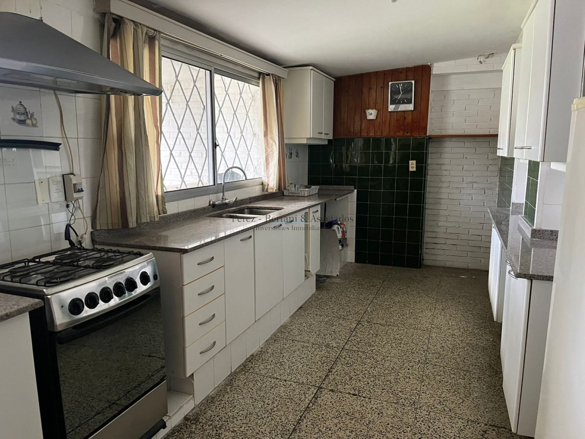 Casa ID.614 - Venta casa 4 dormitorios