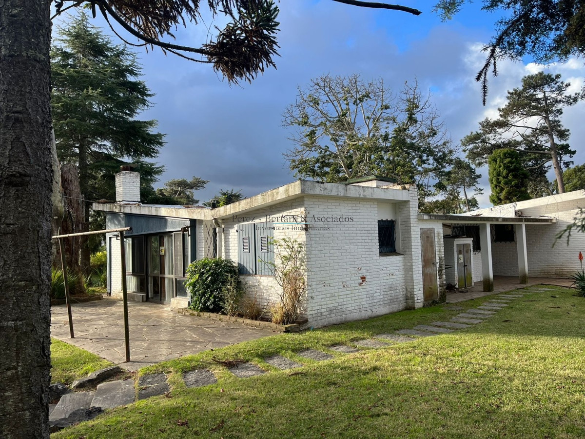 Casa ID.614 - Venta casa 4 dormitorios