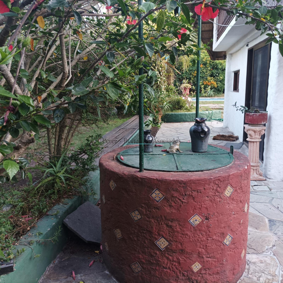 Casa ID.954 - Venta y alquiler casa 4 dormitorios Zona Pinares