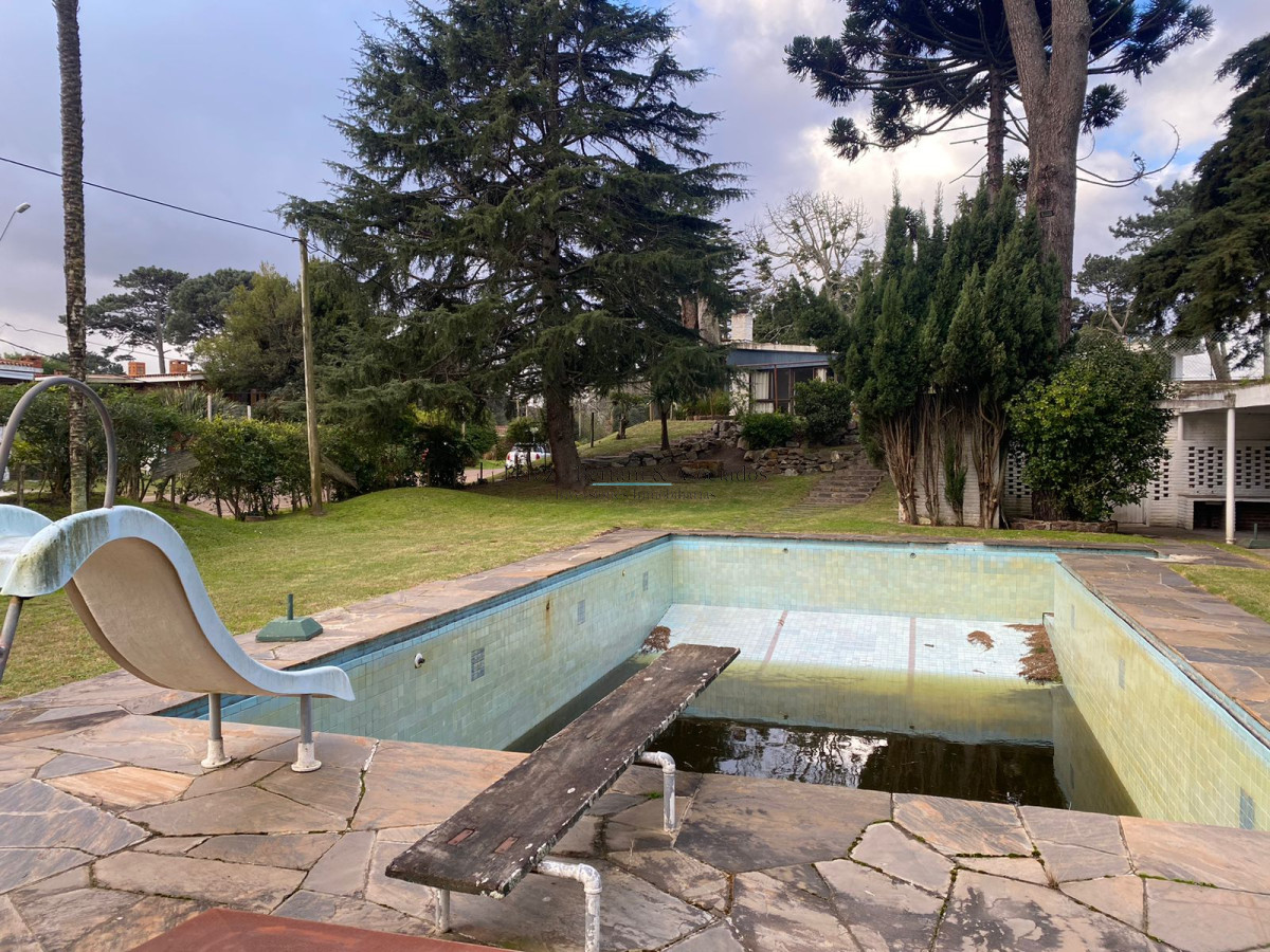 Casa ID.614 - Venta casa 4 dormitorios