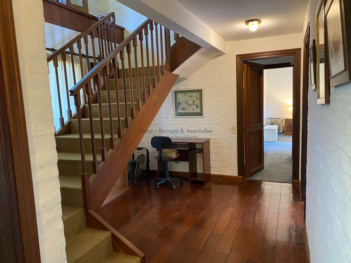 Casa ID.615 - Venta casa 8 Dormitorios Barrio San Rafael